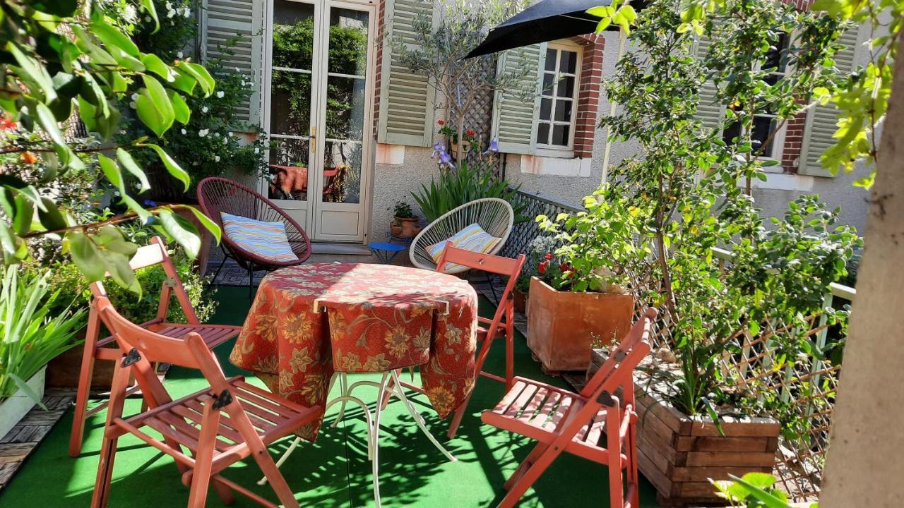 La Virgule De Tanlay Bed & Breakfast Bagian luar foto